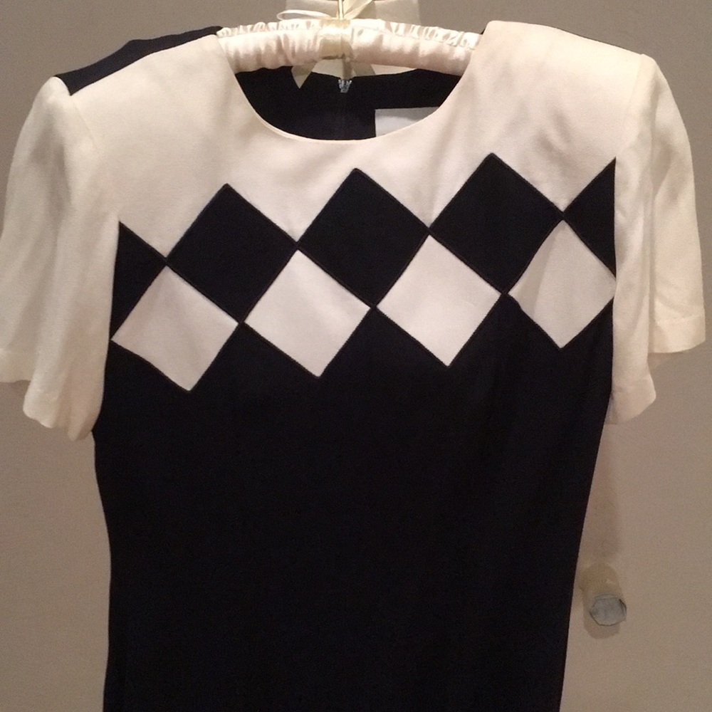 NWOT Black/ White Short sleeve Dress